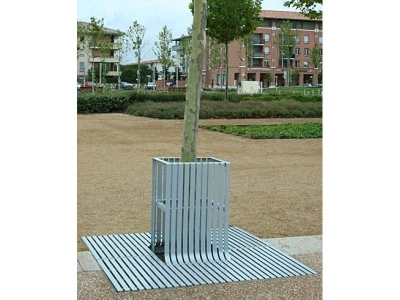 Приствольная решетка «Рига»