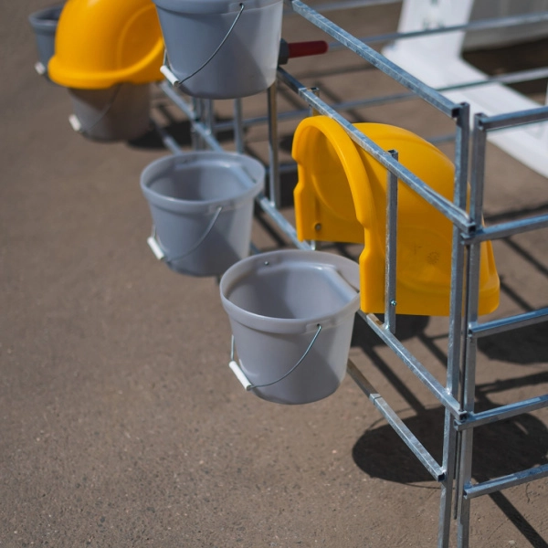 Колпак защитный для фермерского ведра пластиковый